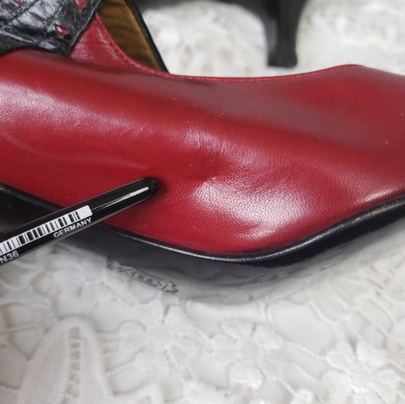 Vintage Moschino heels - Picture 7 of 15